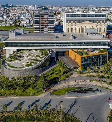 Khuôn viên Đại học Văn Lang tại TP.HCM