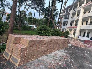 Trường Cao đẳng Bình Phước - gạch Taicera tập kết tại công trình