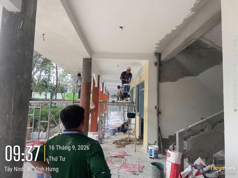 Hành lang tầng trệt, Trường Tiểu học thị trấn Vĩnh Hưng